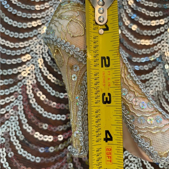 Elegant Gold Sequin ring storage Heel - Picture 8 of 8